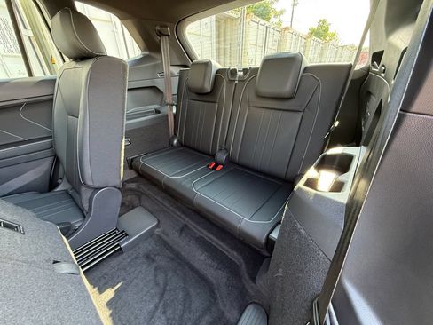 Used 2023 Volkswagen Tiguan SE R-Line FWD image 25