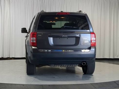 Used 2017 Jeep Patriot High Altitude FWD image 9