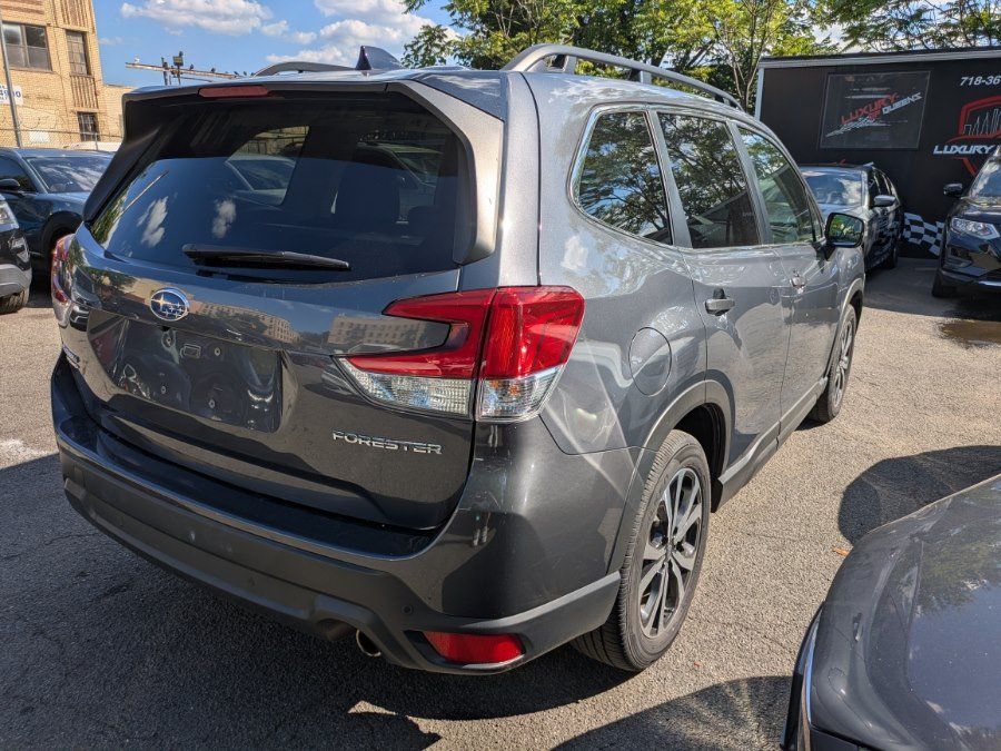 Used 2024 Subaru Forester Limited AWD/4WD image 17