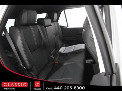 Certified 2025 Toyota 4Runner Limited AWD/4WD image 19