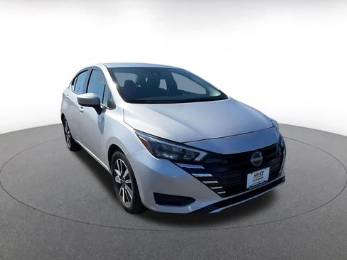 Used 2025 Nissan Versa SV FWD image 3