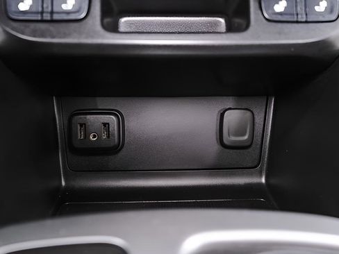 Used 2022 Chevrolet Colorado LT w/ Safety Package AWD/4WD image 17