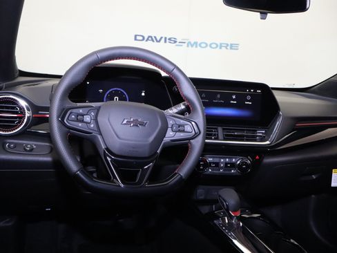 New 2026 Chevrolet Trax RS w/ Driver Confidence Package FWD image 31