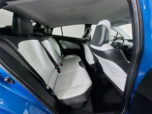 Used 2019 Toyota Prius XLE image 8