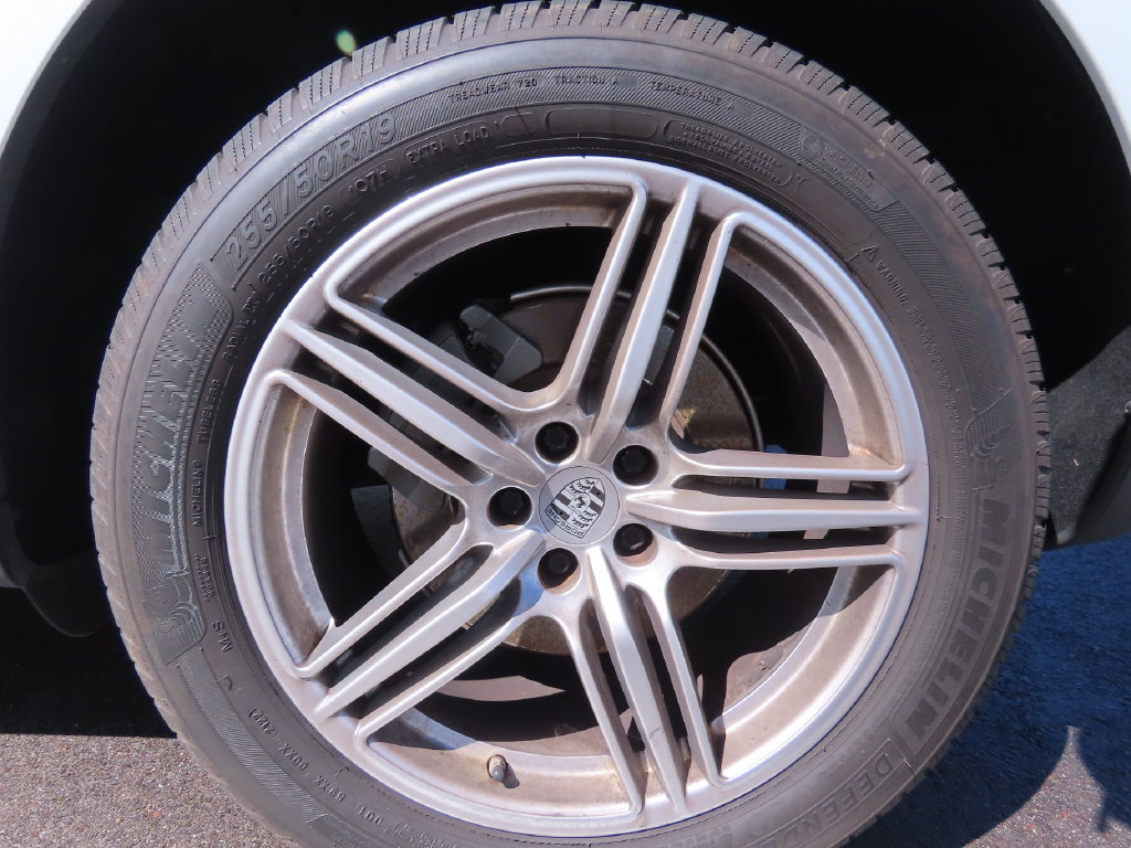 Used 2020 Porsche Macan S AWD/4WD image 16
