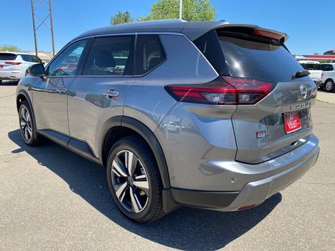 Certified 2024 Nissan Rogue SL w/ SL Premium Package AWD/4WD image 3