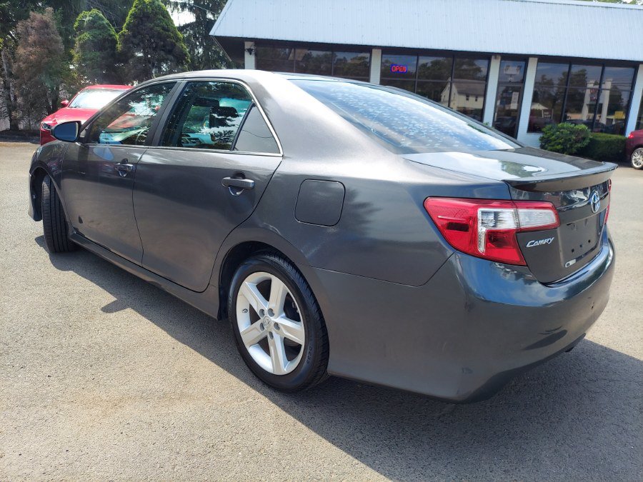 Used 2014 Toyota Camry SE FWD image 6