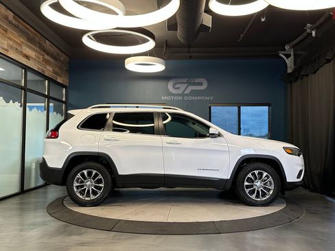 Used 2021 Jeep Cherokee Latitude Lux AWD/4WD image 2