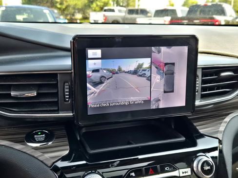 Used 2021 Ford Explorer Limited w/ Equipment Group 301A image 27