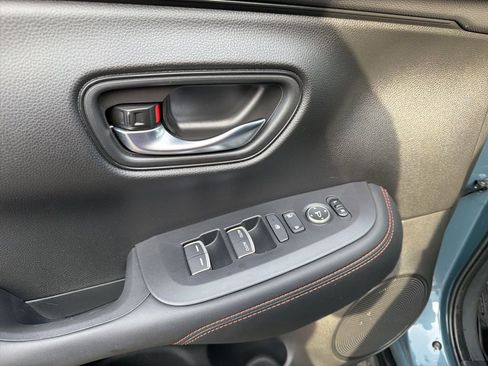Certified 2025 Honda HR-V Sport image 24