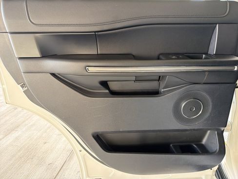 Used 2021 Ford Expedition XLT RWD image 12