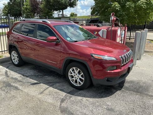 Used 2015 Jeep Cherokee Latitude FWD image 6