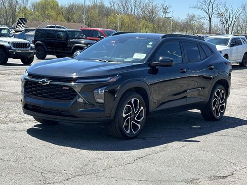Used 2024 Chevrolet Trax RS w/ Driver Confidence Package image 7