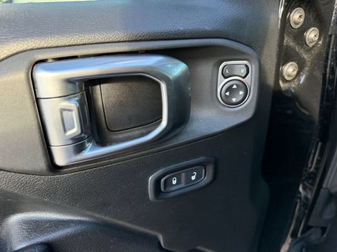 Used 2023 Jeep Gladiator Mojave w/ LED Lighting Group AWD/4WD image 18