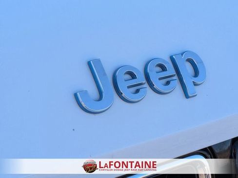 Used 2022 Jeep Grand Cherokee Limited 4xe image 9