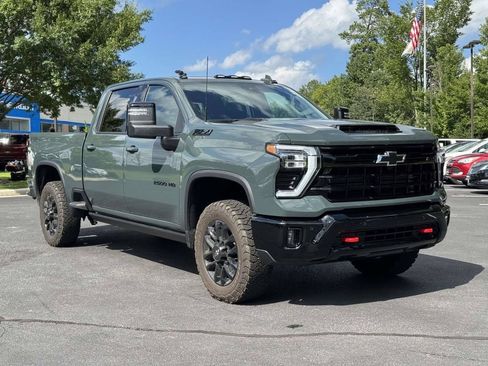 Used 2025 Chevrolet Silverado 2500 LTZ w/ LTZ Plus Package AWD/4WD image 2