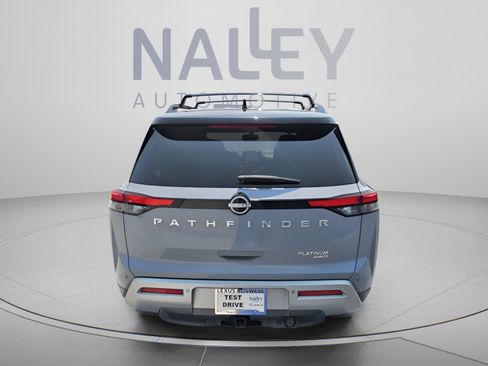 Used 2022 Nissan Pathfinder Platinum w/ Cargo Package AWD/4WD image 4