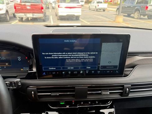 New 2026 Lincoln Corsair Reserve image 17