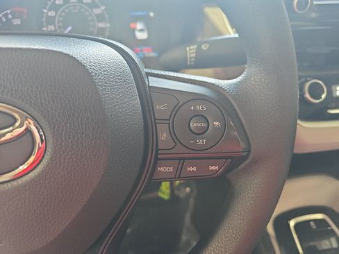 Used 2022 Toyota Corolla L FWD image 17