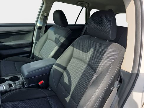 Used 2019 Subaru Outback 2.5i Premium image 10
