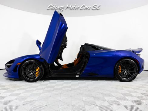 Used 2026 McLaren 750S Spider RWD image 25