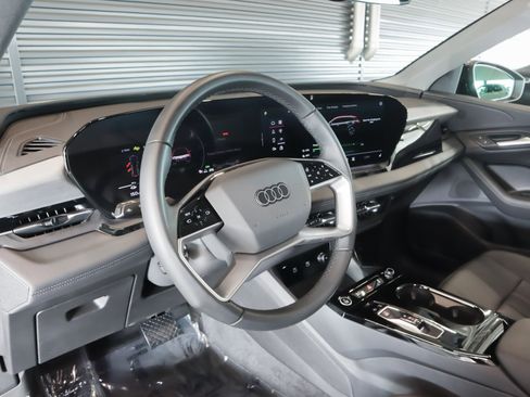 Used 2025 Audi Q6 e-tron Premium image 16