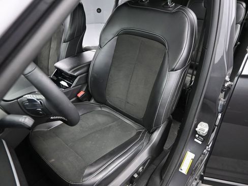 Used 2023 Jeep Grand Cherokee L Laredo AWD/4WD image 11