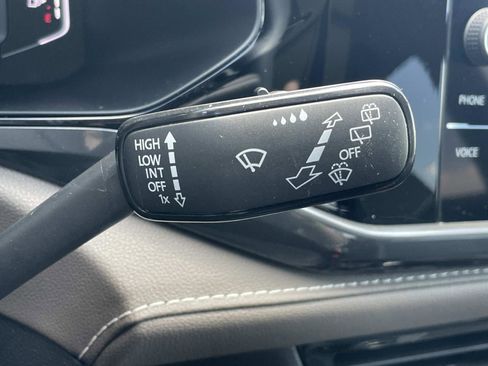 Certified 2023 Volkswagen Taos SEL AWD/4WD image 26