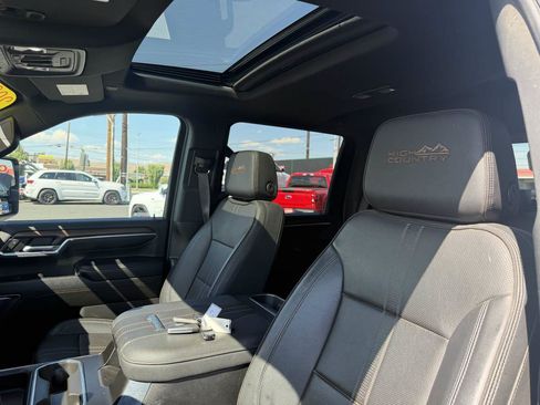 Used 2024 Chevrolet Silverado 3500 High Country w/ High Country Premium Package AWD/4WD image 8
