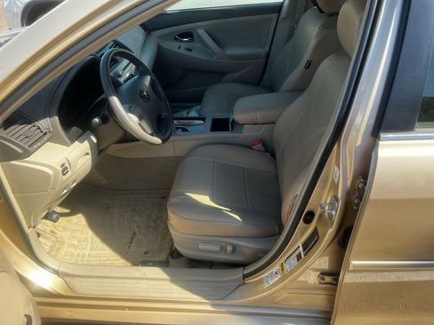 Used 2010 Toyota Camry SE image 8