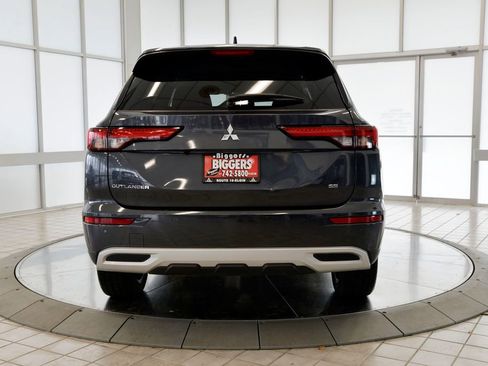 Used 2024 Mitsubishi Outlander SE image 7