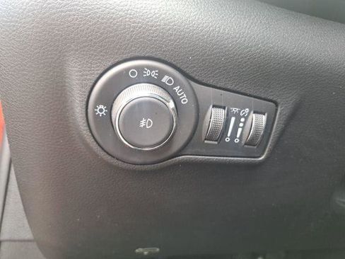 Certified 2022 Jeep Compass Limited image 13