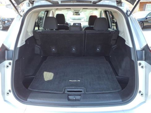 Used 2024 Nissan Rogue S AWD/4WD image 10