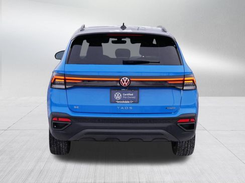 Certified 2025 Volkswagen Taos SE AWD/4WD image 6