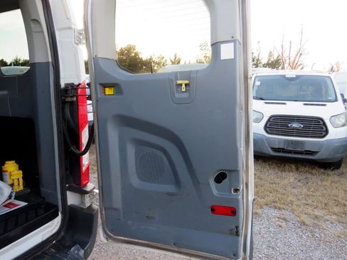 Used 2017 Ford Transit 350 XLT image 25