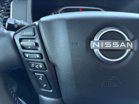 Used 2024 Nissan Frontier SV w/ SV Convenience Package image 17