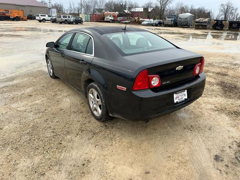 Used 2011 Chevrolet Malibu LS image 2