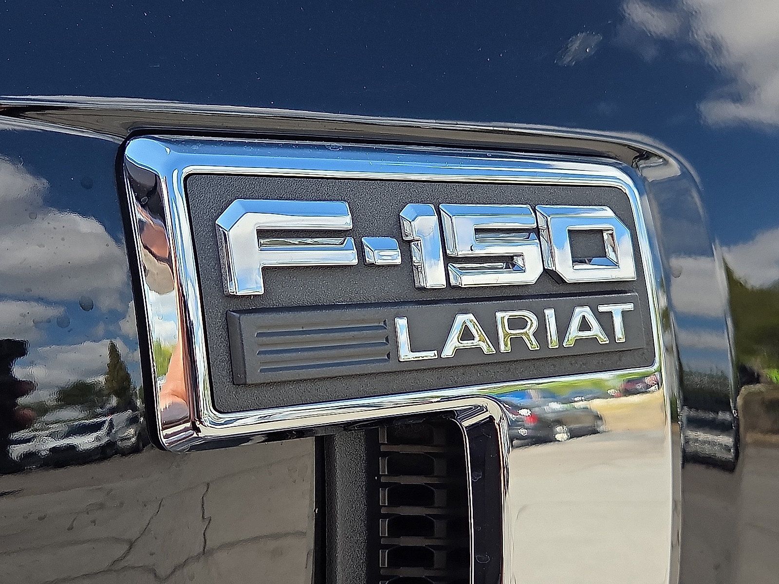 Used 2023 Ford F150 Lariat w/ Equipment Group 502A High AWD/4WD image 8