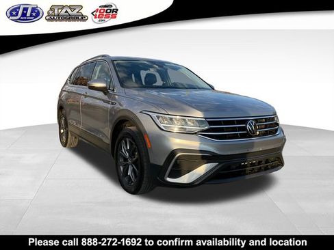 Used 2022 Volkswagen Tiguan SE image 1
