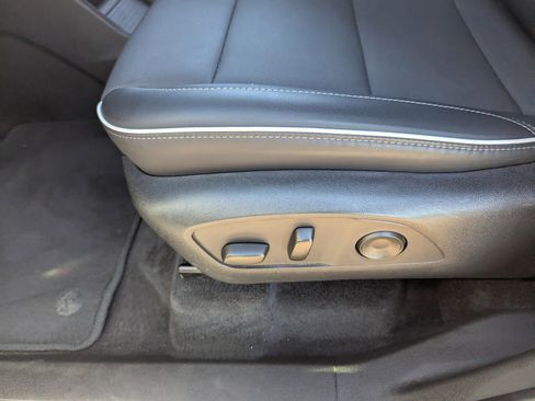 Certified 2025 Buick Enclave Preferred image 25