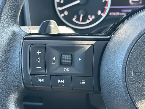 Used 2023 Nissan Rogue SV FWD image 10