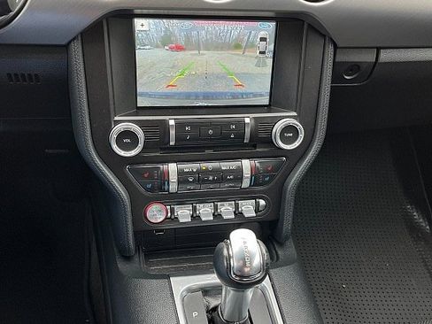 Used 2018 Ford Mustang Premium image 9