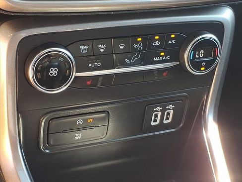 Certified 2020 Ford EcoSport SE image 19