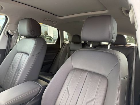 Used 2019 Audi e-tron Premium Plus image 37