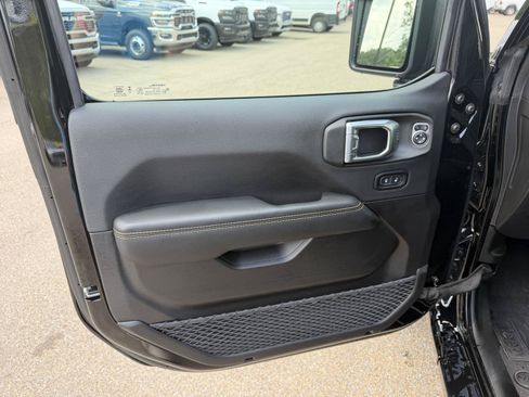 Used 2026 Jeep Gladiator Sport AWD/4WD image 16