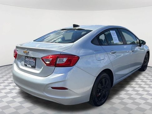 Used 2019 Chevrolet Cruze LS w/ LS Fleet Convenience Package FWD image 5