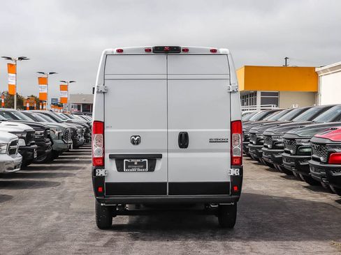 Used 2025 RAM ProMaster 2500 w/ Convenience Group FWD image 5
