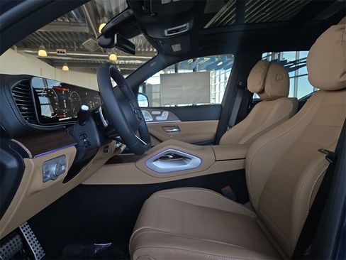 New 2026 Mercedes-Benz GLS 580 4MATIC image 16