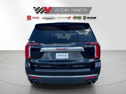 Used 2021 GMC Yukon XL Denali w/ Denali Premium Package AWD/4WD image 4