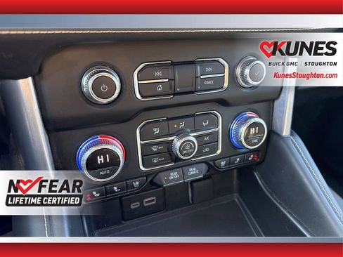 Used 2023 GMC Yukon XL SLT w/ SLT Premium Package image 36